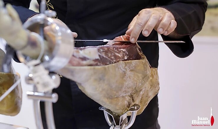 Cómo cortar tu jamón o paleta ibérica